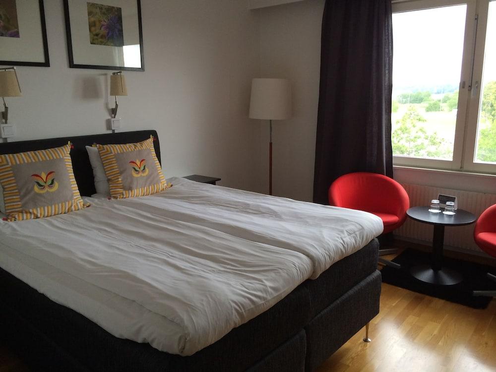 Quality Hotel Vaenersborg Екстериор снимка