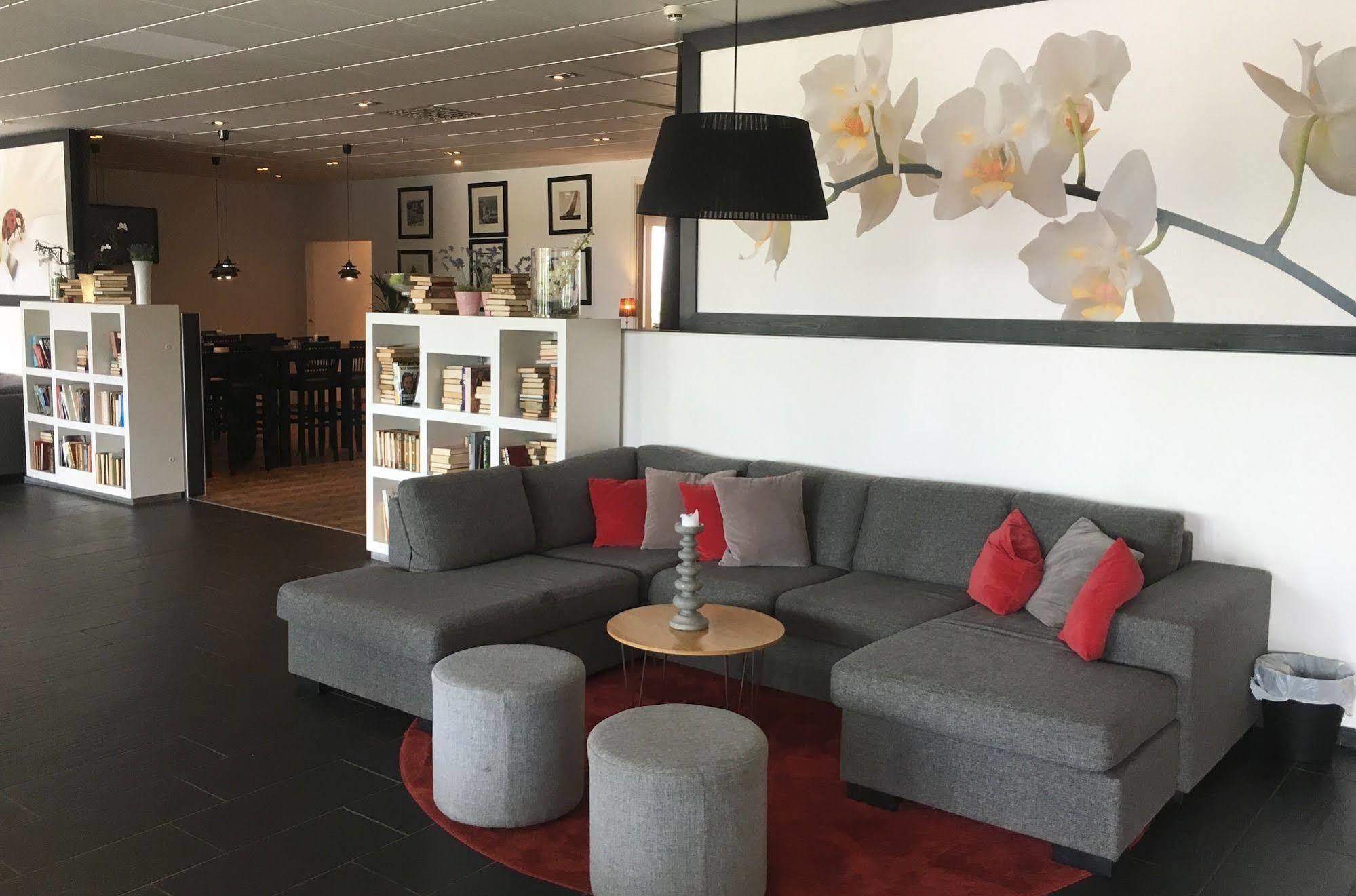 Quality Hotel Vaenersborg Екстериор снимка