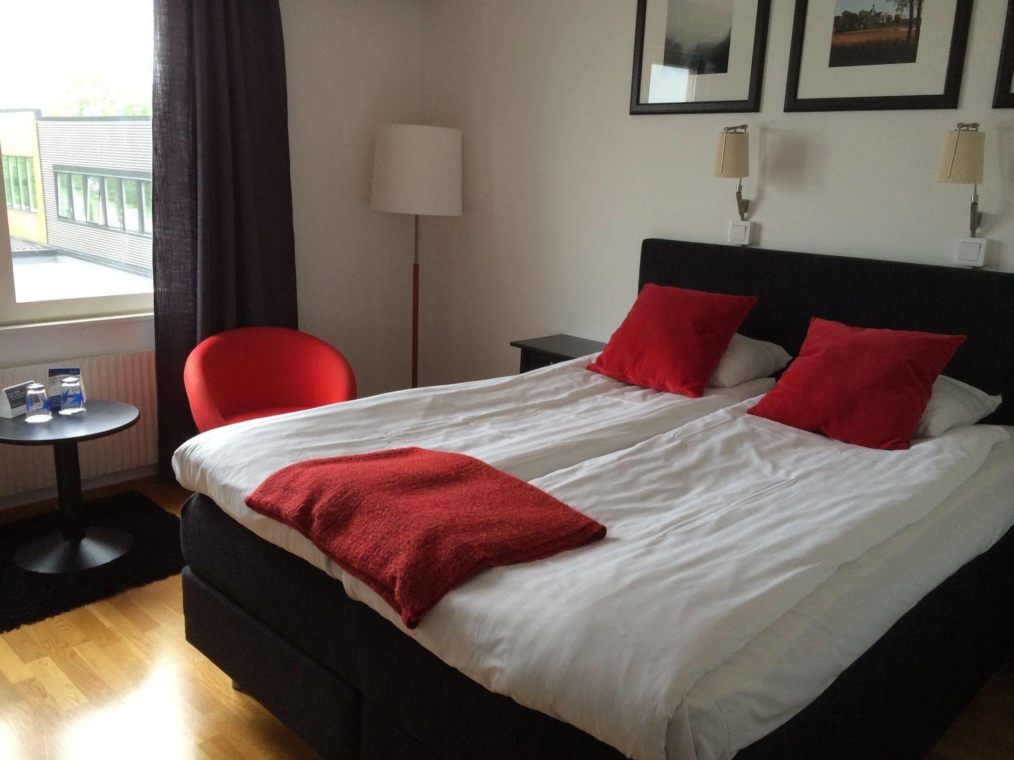 Quality Hotel Vaenersborg Екстериор снимка